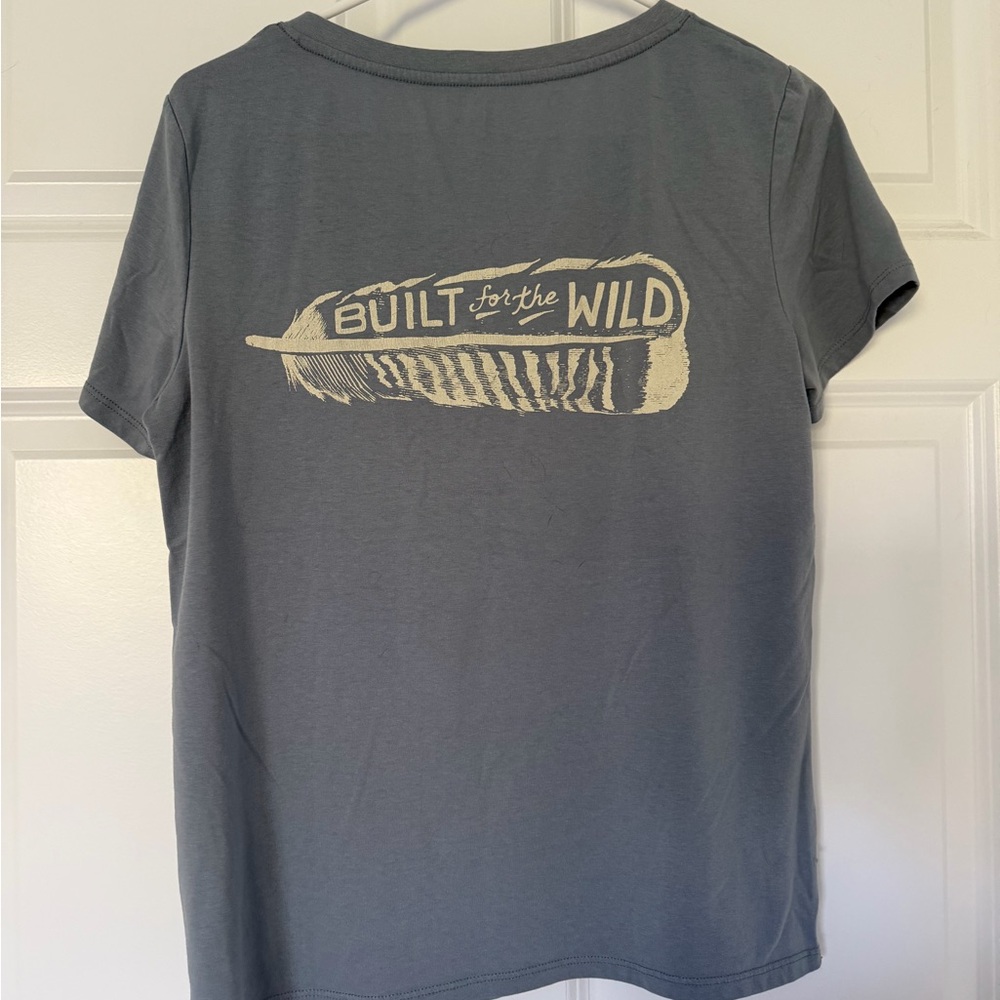 Yeti Feather V-Neck Women's Tee | Size: S
